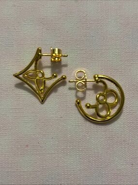 Louis Vuitton Gold Floral Motif Asymmetric Stud Earrings